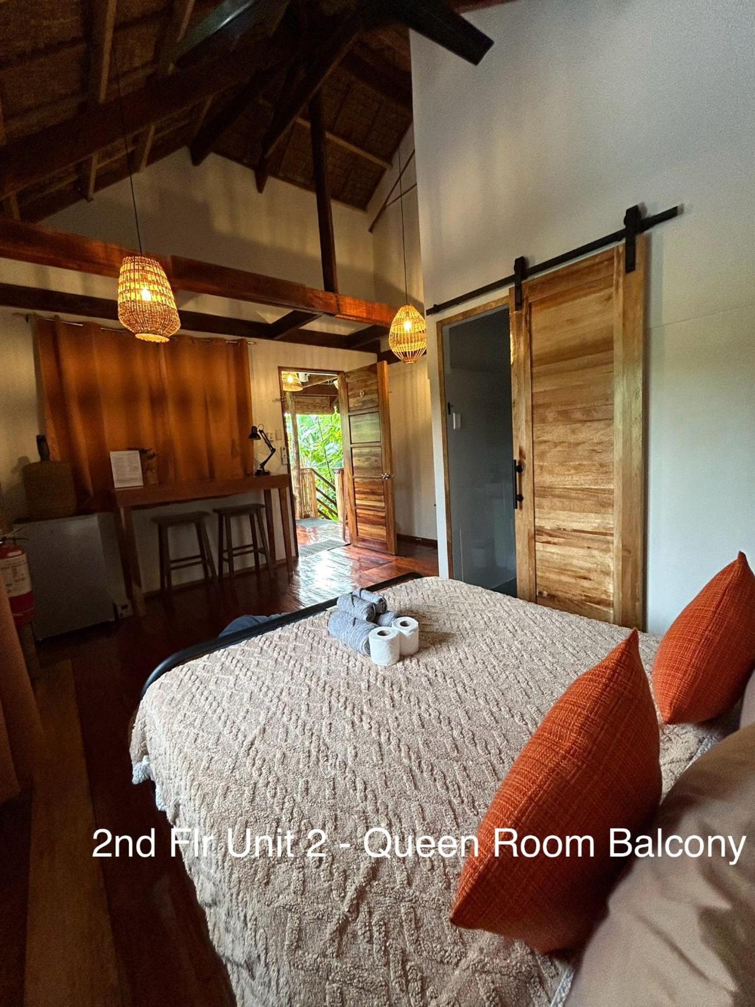 Wayans Siargao Homestay Хенерал Луна Екстериор снимка
