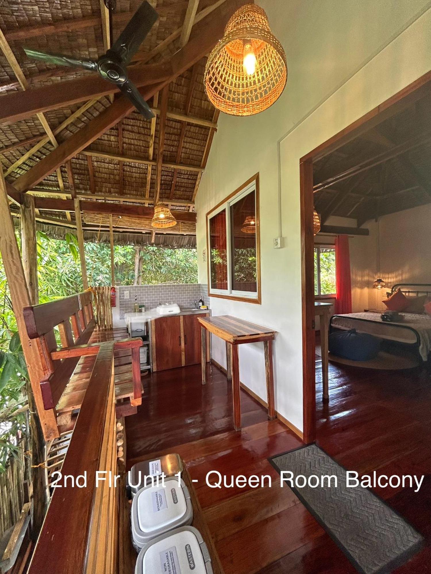 Wayans Siargao Homestay Хенерал Луна Екстериор снимка