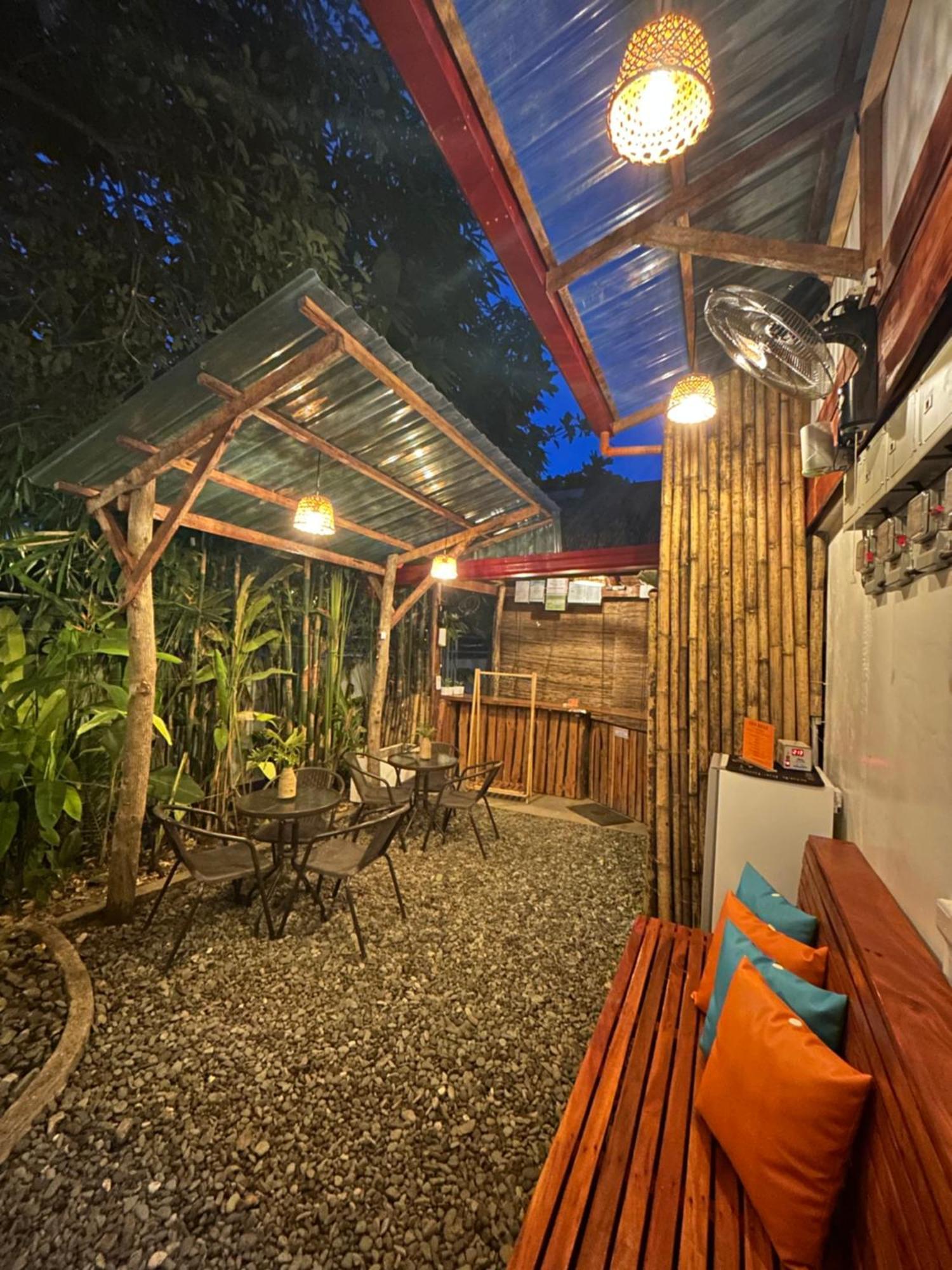 Wayans Siargao Homestay Хенерал Луна Екстериор снимка