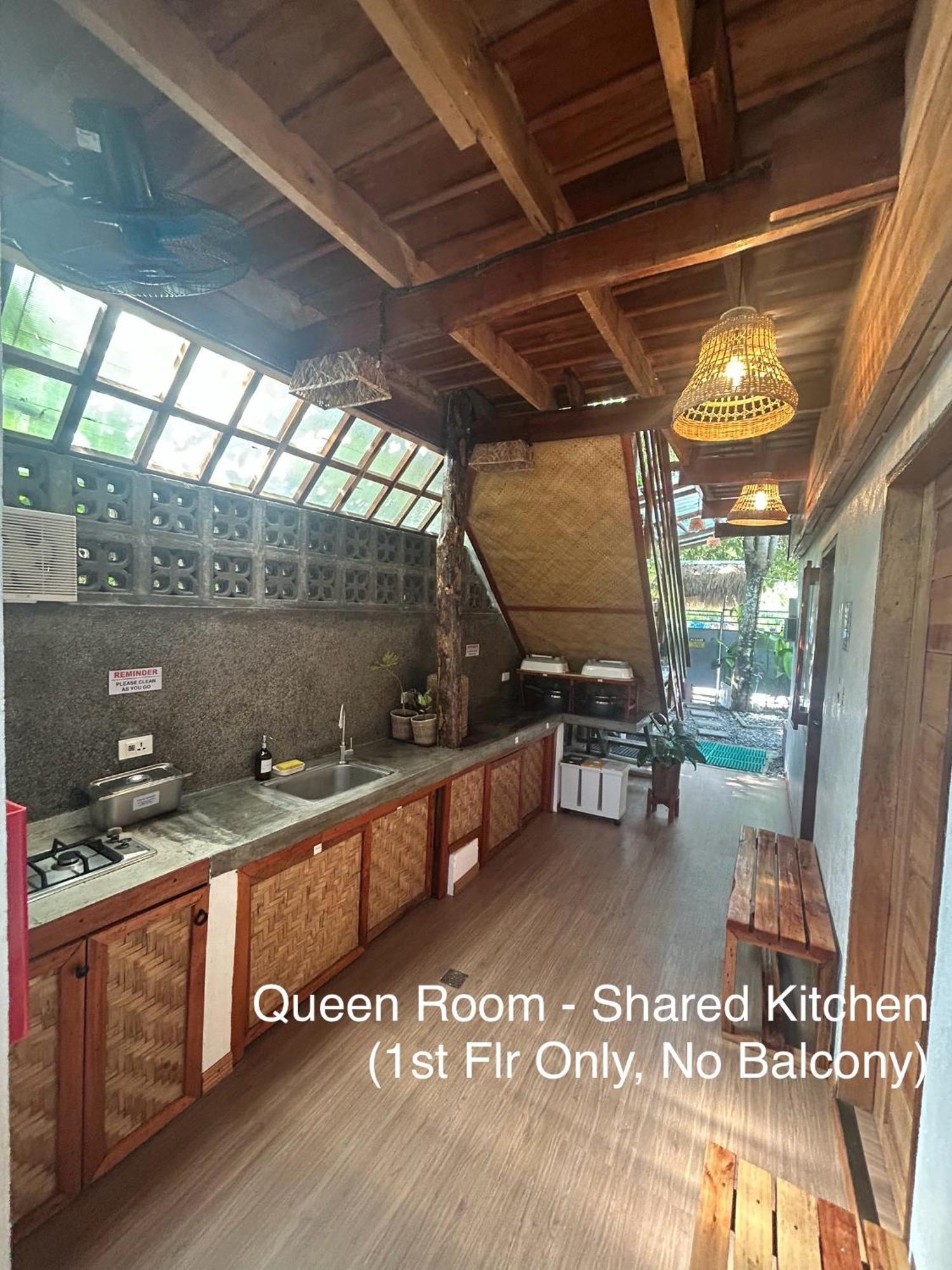 Wayans Siargao Homestay Хенерал Луна Екстериор снимка