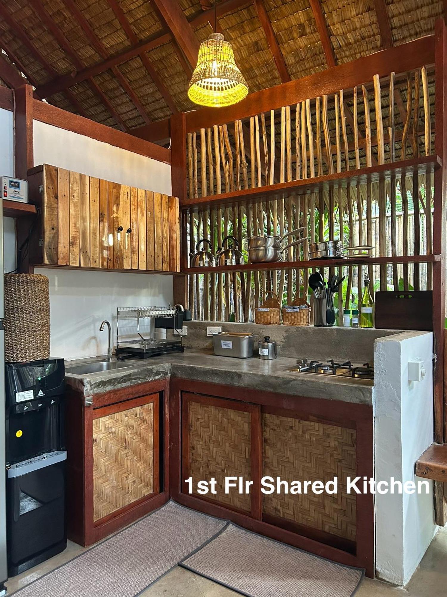 Wayans Siargao Homestay Хенерал Луна Екстериор снимка