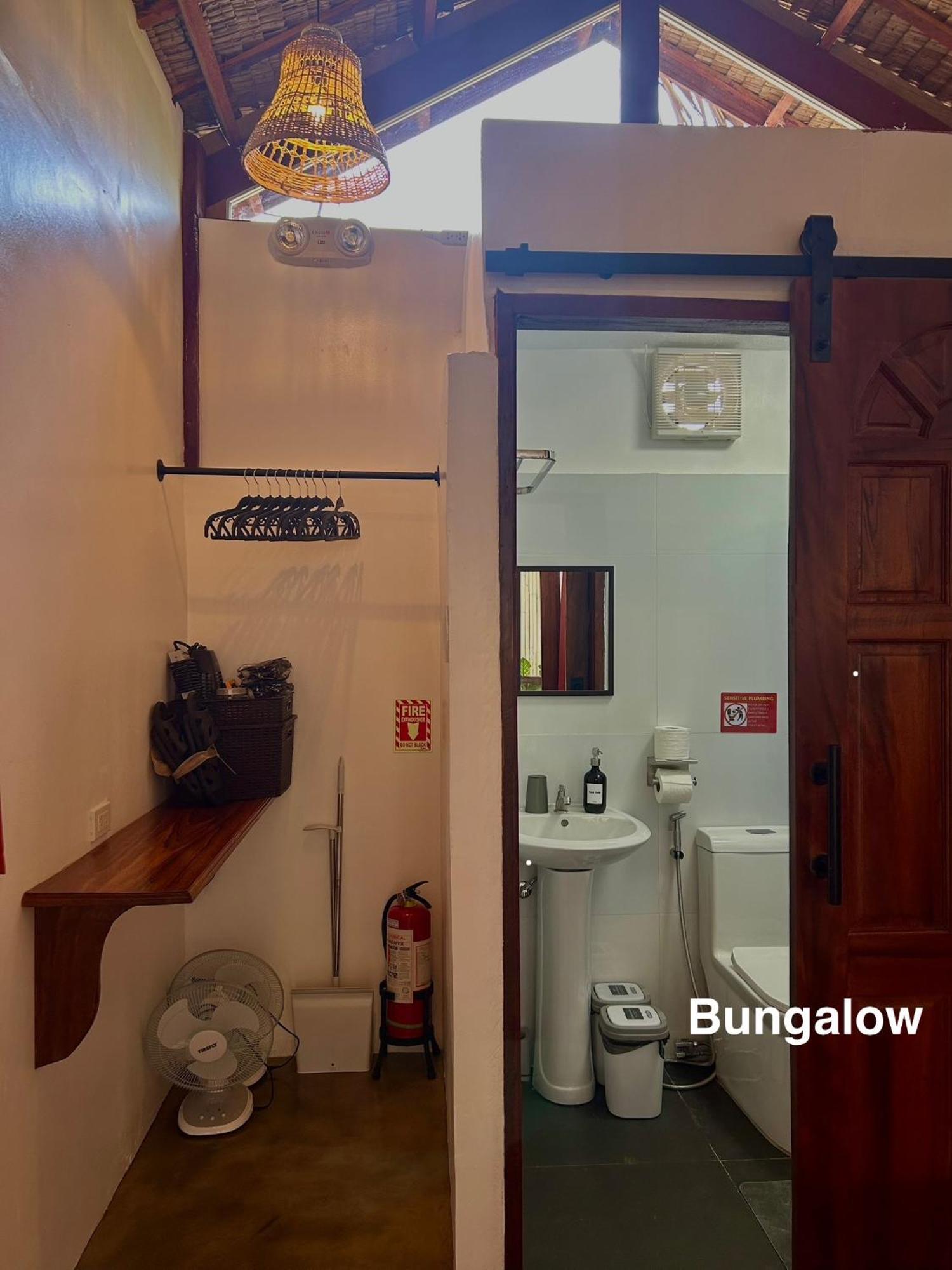 Wayans Siargao Homestay Хенерал Луна Екстериор снимка